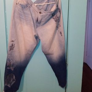 Demon capris